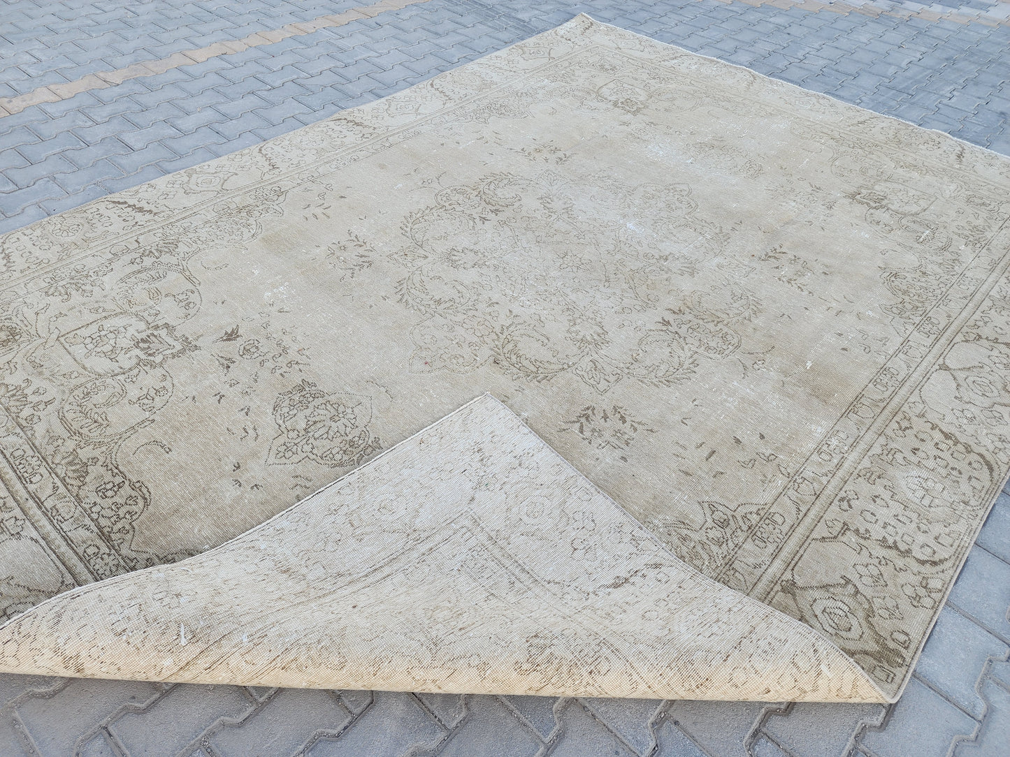 Oversize Wool Area Rug 9x12 ft - sku a92