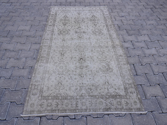 Neutral Small Rug 4x7 ft - sku 1021