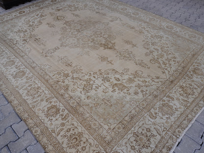 Oversize Vintage Large Rug 9x12 ft, Sku566