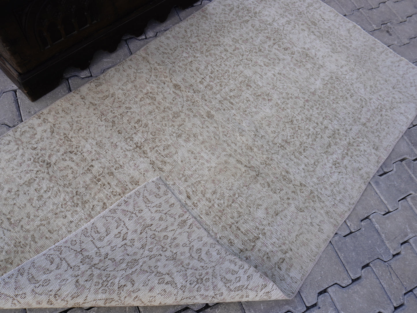 Vintage Neutral Small Rug 4x7 ft - sku 1012