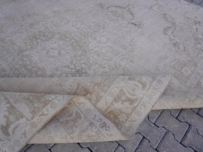 Vintage Neutral Wool Rug 9x12 ft - sku2022