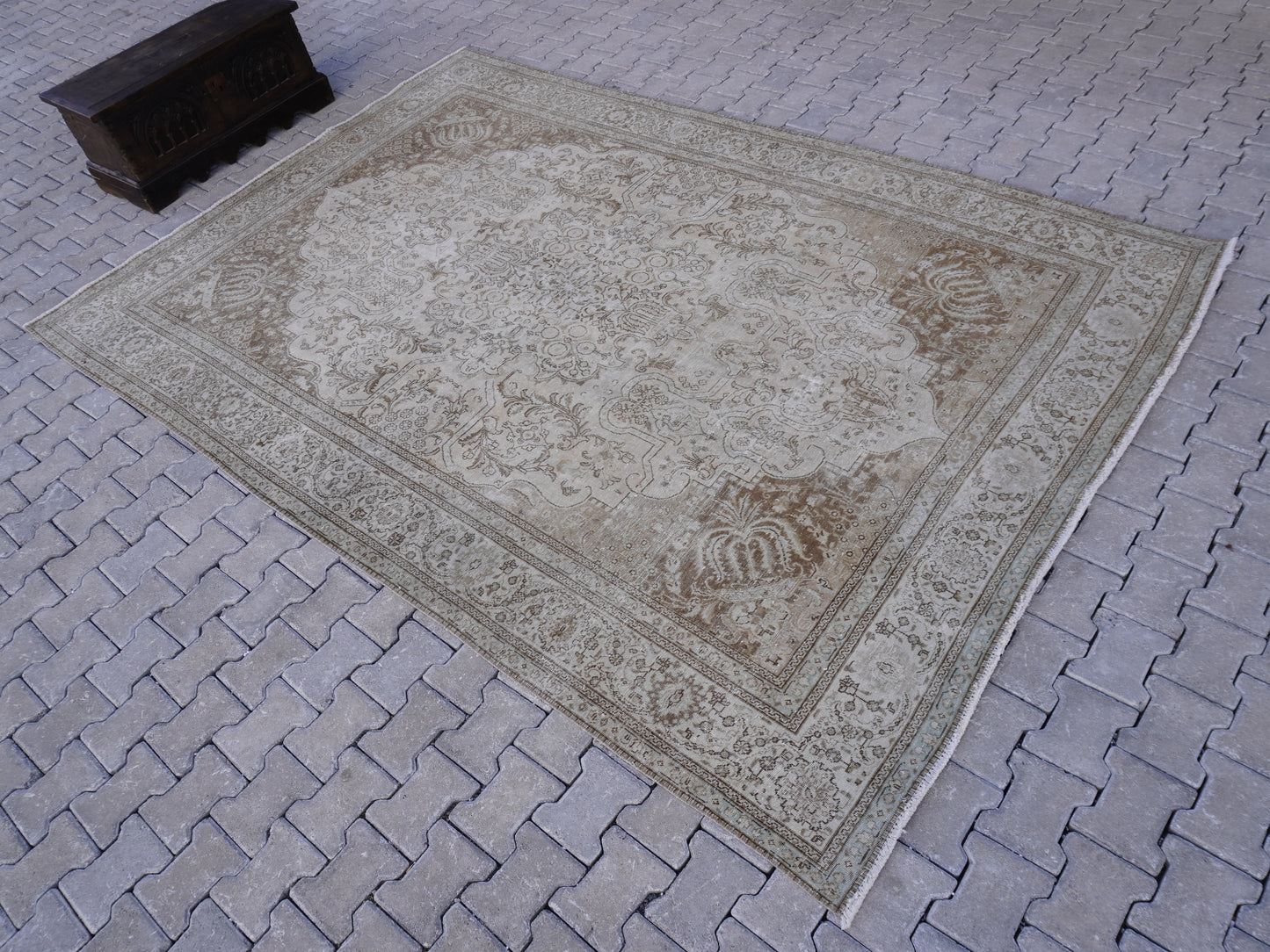 Oversize Wool Neutral Rug 7x11 ft - sku2026