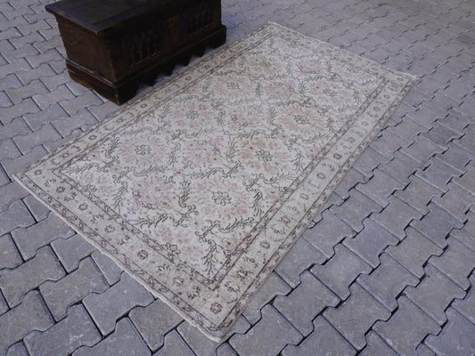 Neutral Small Rug 4x7 ft - sku 1120