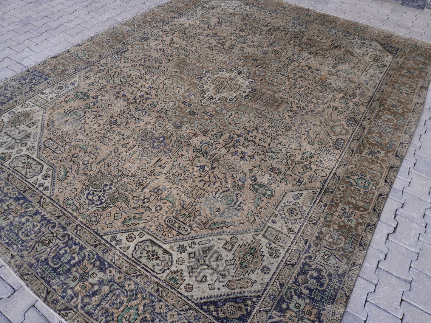 Neutral Heriz Design 10x13 ft , Hand-Knotted Vintage Rug, Persian Tabriz Rug | sku1564